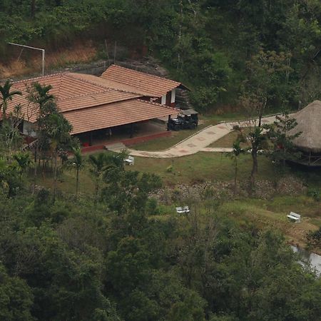 The Kaduhithlu Hotel Sakleshpur Exterior photo