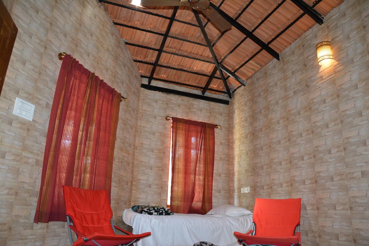 The Kaduhithlu Hotel Sakleshpur Exterior photo